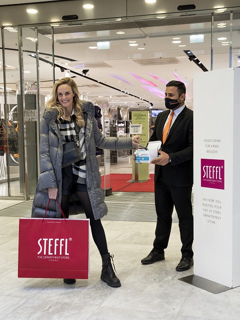Patricia Kaiser/Moderatorin & Modell und STEFFL Security