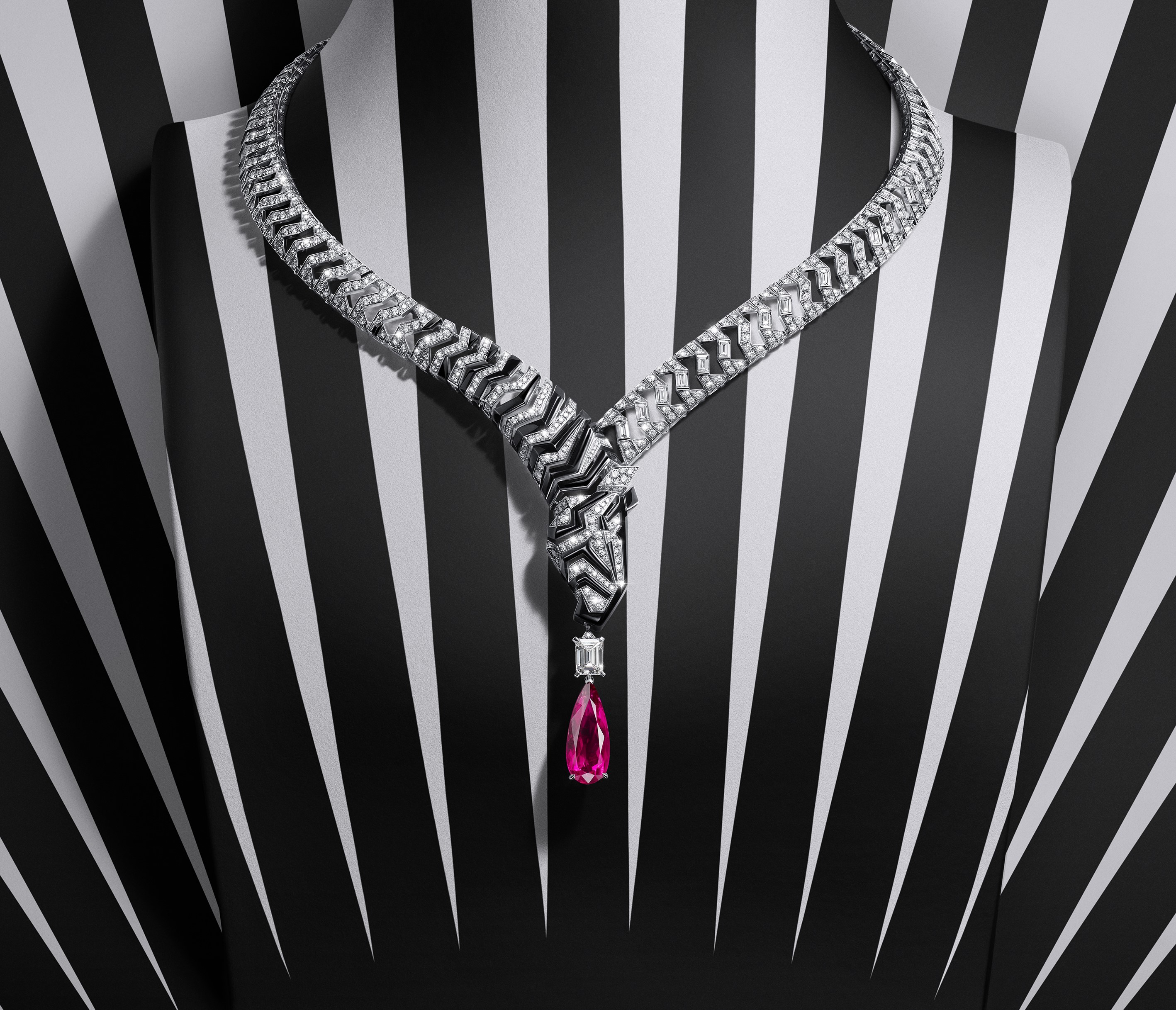 Collier KOAGA aus der Nature Sauvage Kollektion von Cartier I © Iris Velghe
