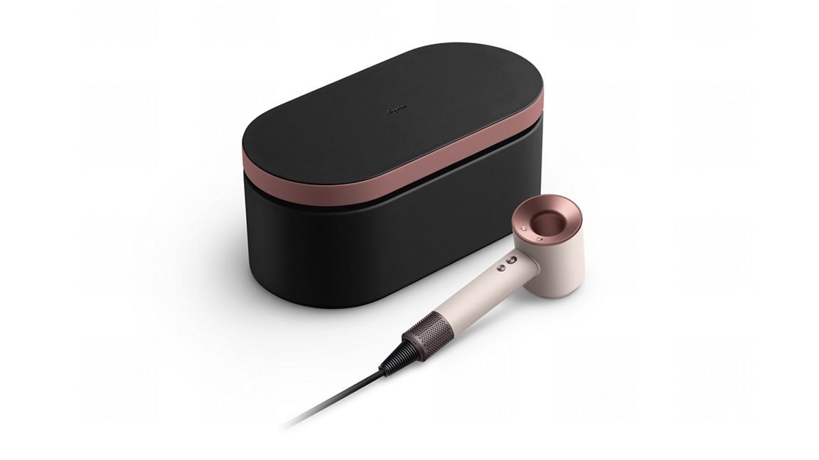 © Dyson Supersonic in Ceramic Pink und Roségold