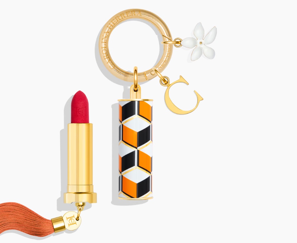 LIPSTICK MIT CHARMS AUS DER HERRERA BEAUTY KOLLEKTION I © Carolina Herrera