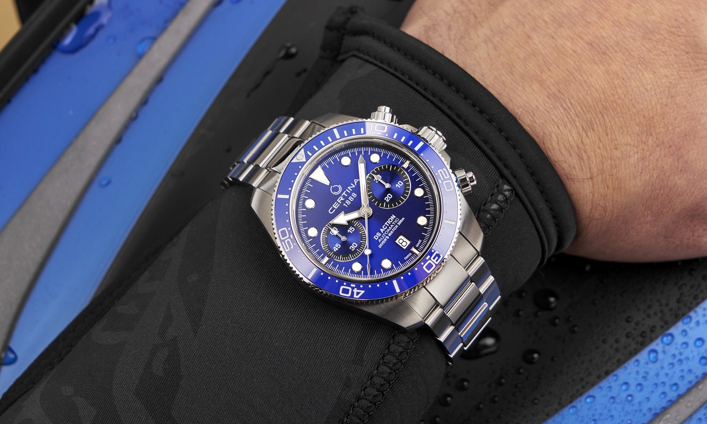 DS Action Diver Chrono mit klassischem Stahlband und blauem Zifferblatt I © Certina 