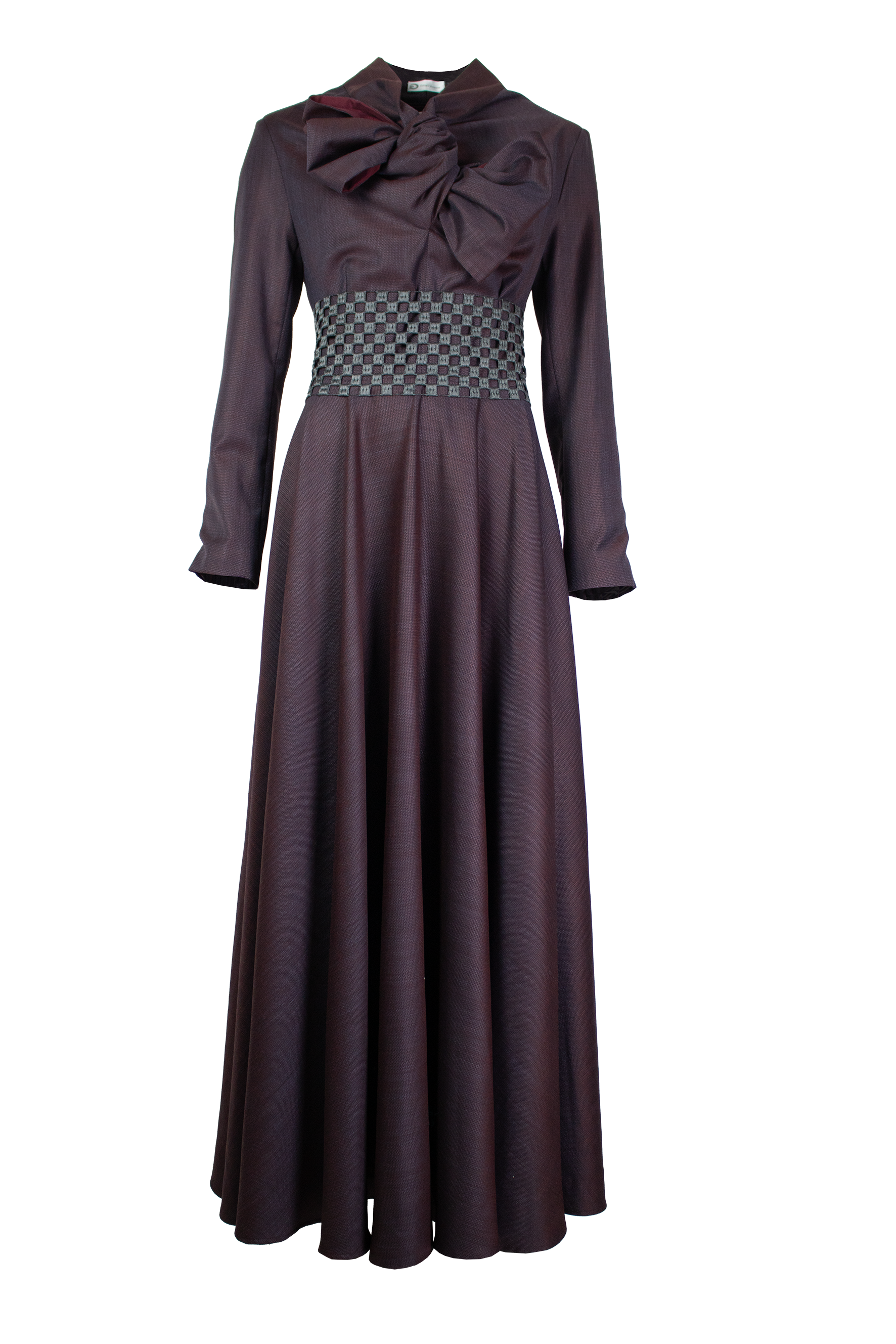 Big Bow Dress in Aubergine I © Gina Drewes