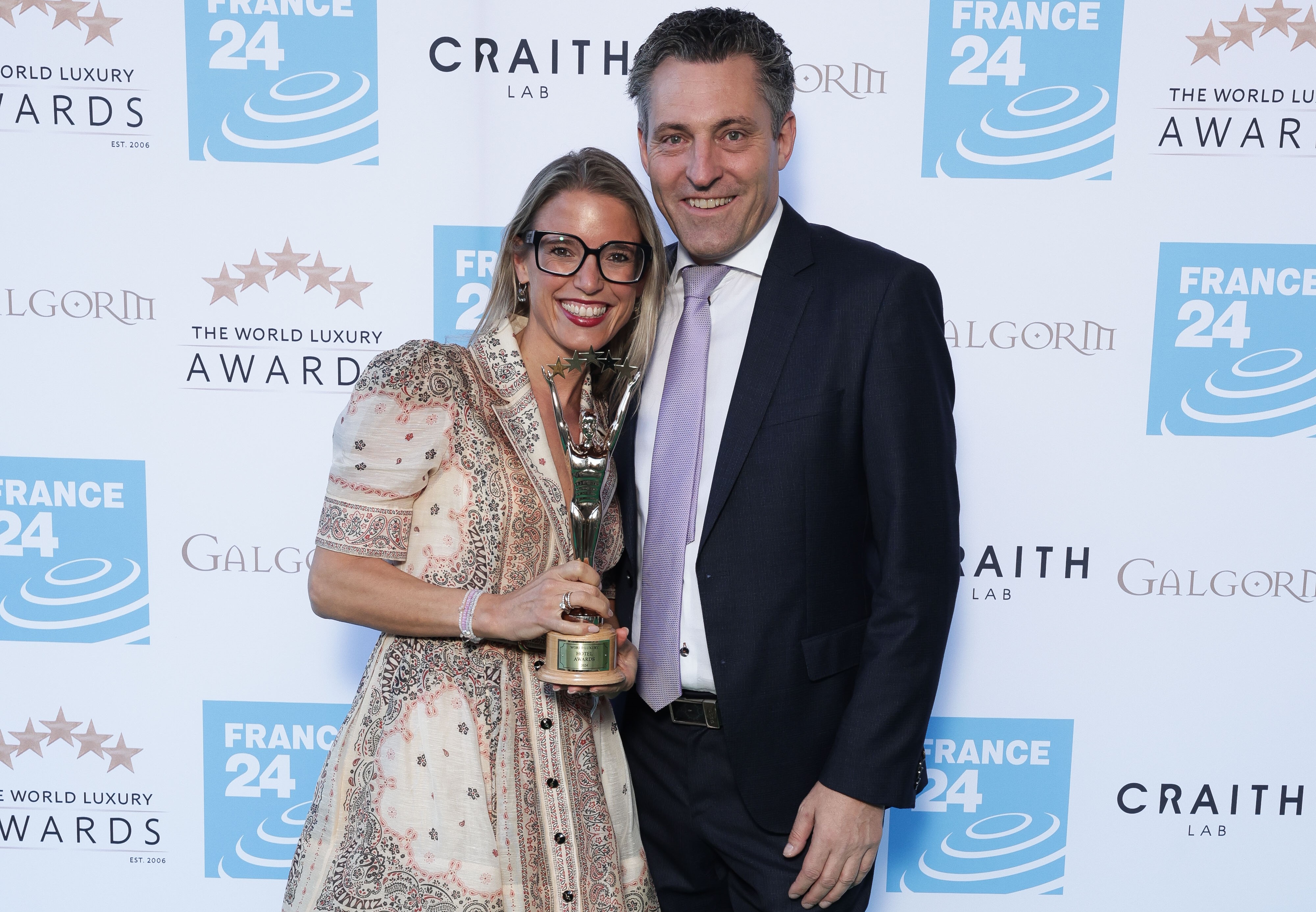 Elisabeth Naschberger-Mauracher und Helmut Naschberger bei der Verleihung der World Luxury Awards in Nordirland I ©World Luxury Awards