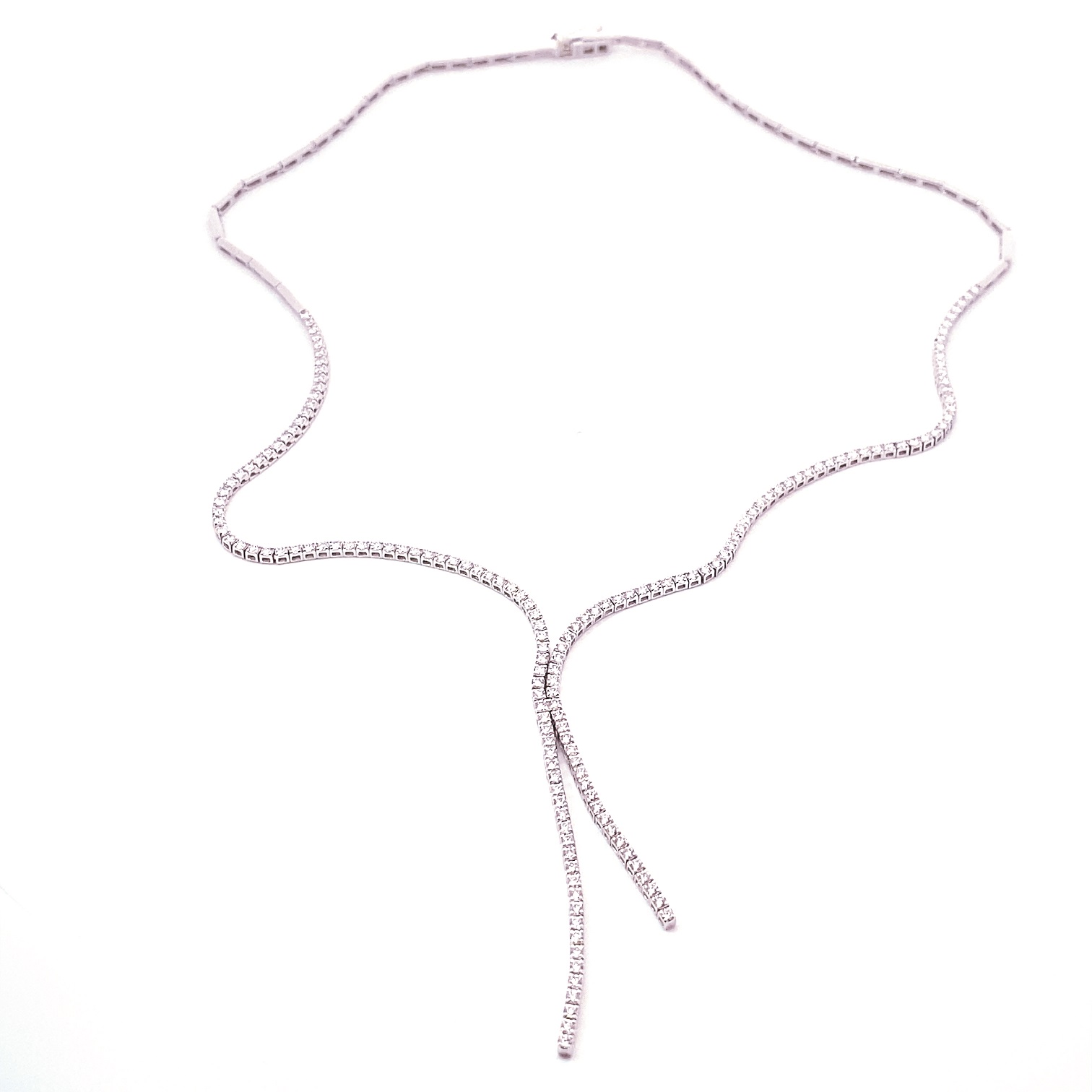 Diamantcollier um € 9.190,- I © Skrein