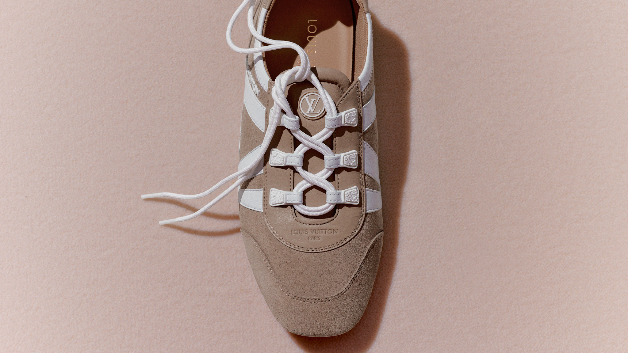 LV SNEAKERINA I © Lauren Bamford für Louis Vuitton