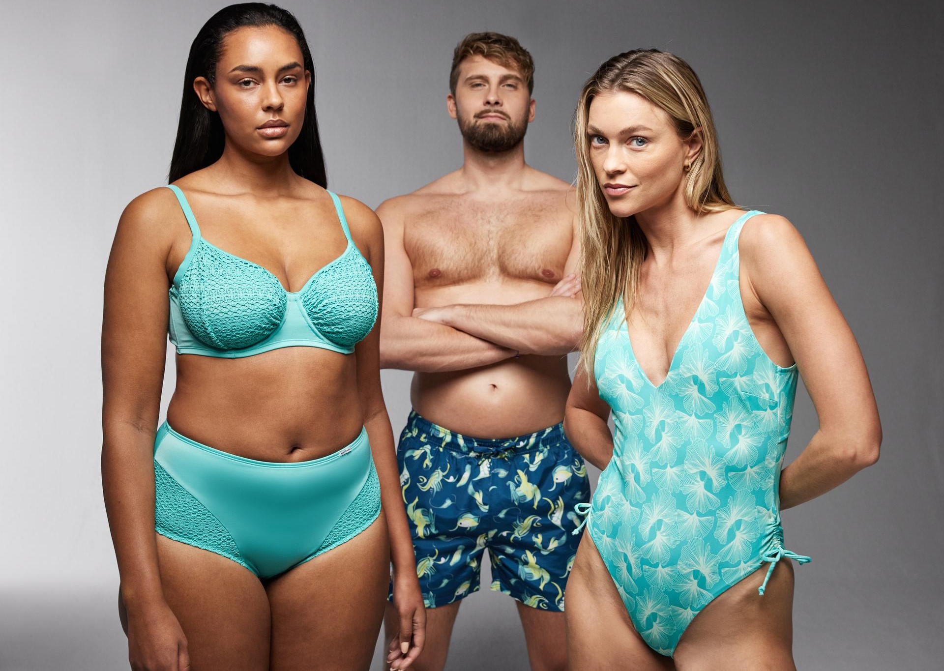 Curvy Line Swimwear I © bruno banani