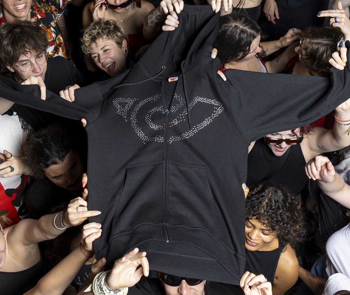 POST x BIBIZA Hoodie I © Niklas Schnaubelt