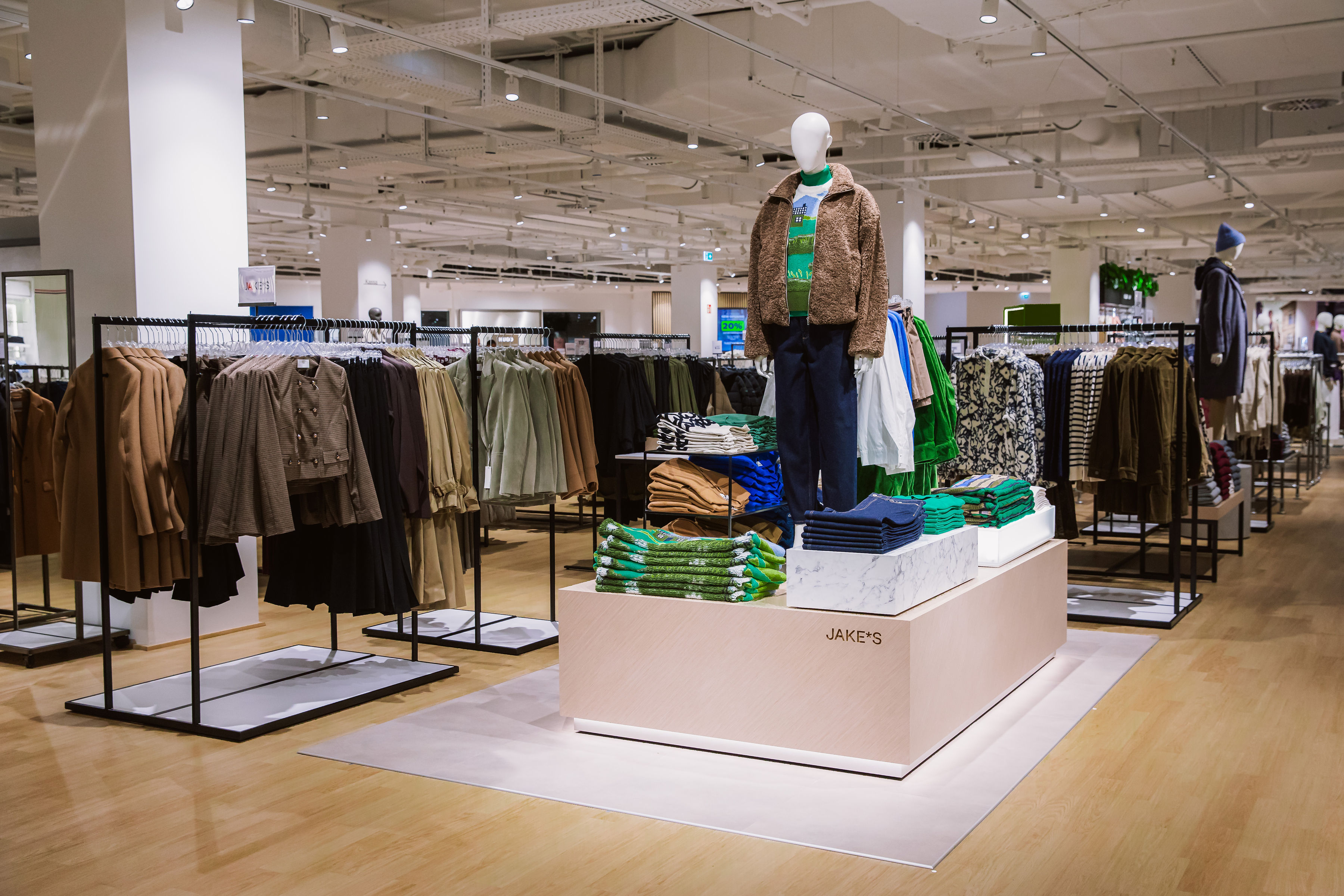 © Peek & Cloppenburg Auhof-Center Wien