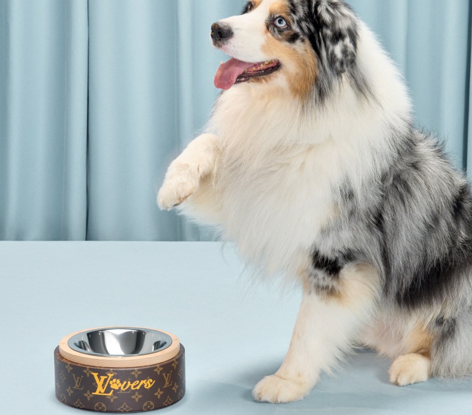 Hundenapf aus der LV Dog Collection I © Louis Vuitton