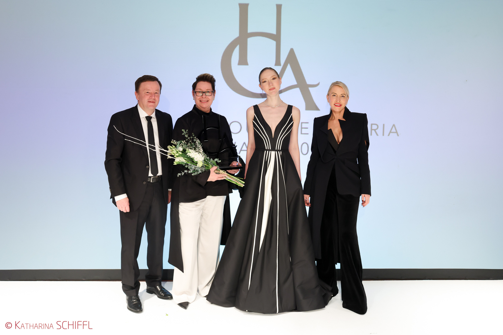 Andreas Anibas, Liane Scherz mit Model Kamila & Heather Mills I © Katharina Schiffl