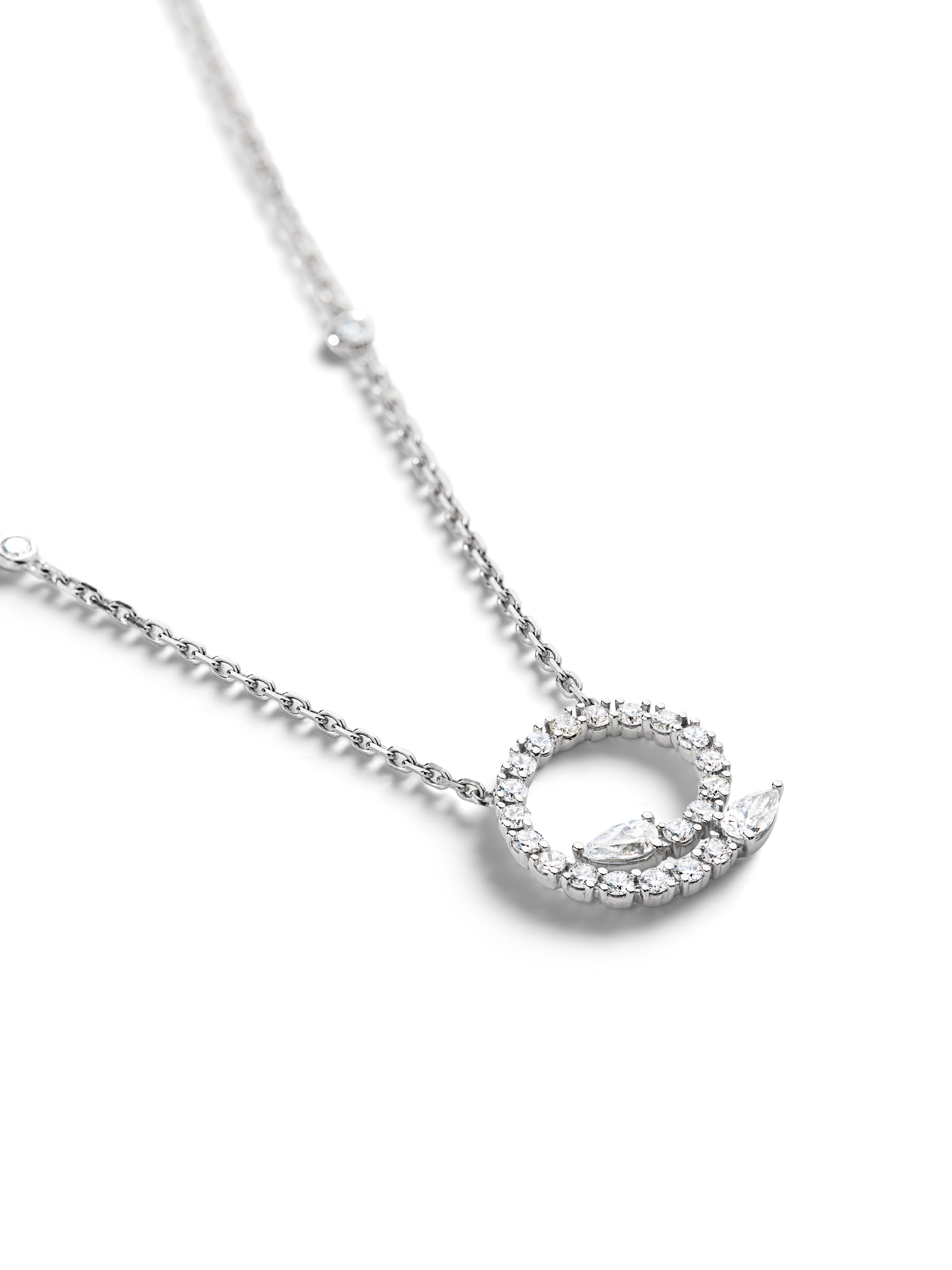 Kette aus der Bucherer Fine Jewellery Diamond Twist Kollektion I © Bucherer Fine Jewellery