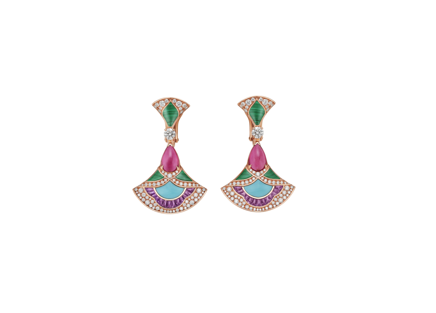 Divas’ Dream High Jewelry Ohrringe passend zum Collier, mit Rubellit, Malachit, Türkis, Amethyst und Diamant-Pavé I © Bvlgari