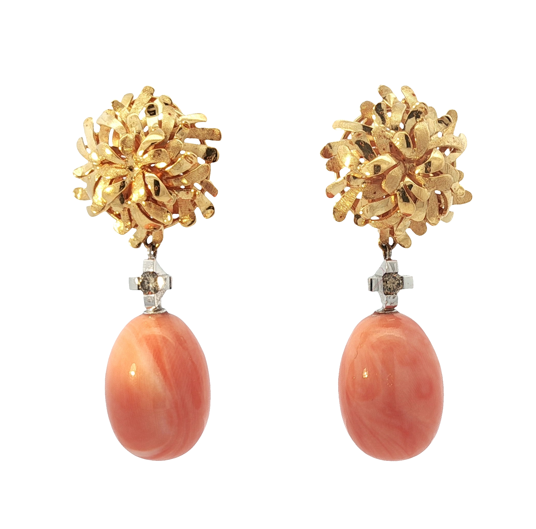 Elegante Vintage Ohrringe aus Gelbgold mit Cabochon-Koralle I © Rozet & Fischmeister