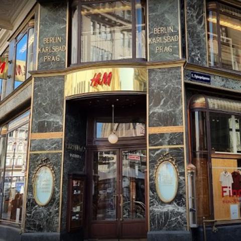 H&M